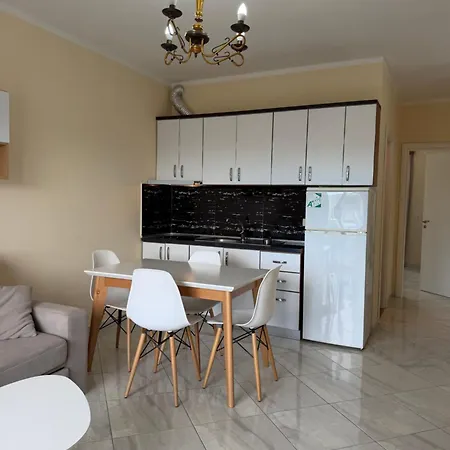 Roy Apartamentes Appartamento Lezhë