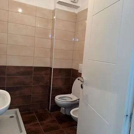 Roy Apartamentes * Lezhë